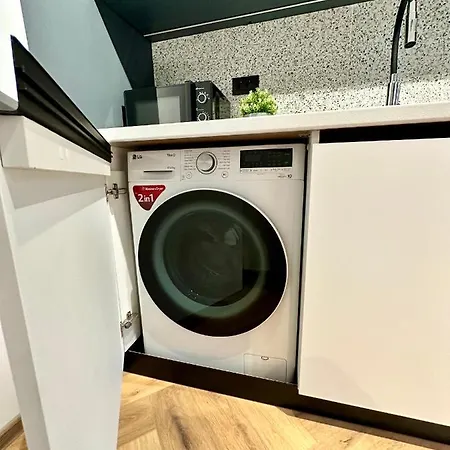 Elegance By Magic Bed and Breakfast Βουκουρέστι